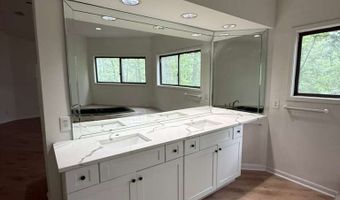 352 N Peak Dr, Alpharetta, GA 30022