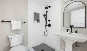 14 Kay Blvd, Middletown, RI 02842