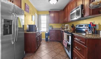 70 Perkins Ave, Cranston, RI 02910