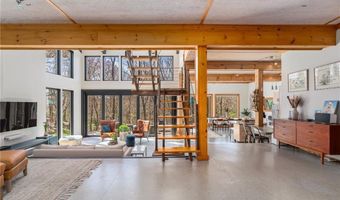 85 Gondola Ave, Jamestown, RI 02835