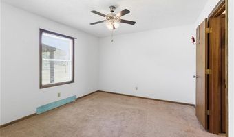 4 Skyline Dr, Adrian, MO 64720