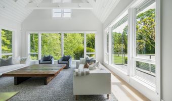 7 Ashwood Ct, Amagansett, NY 11930