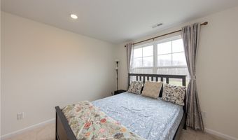 766 River Run Rd, Aurora, OH 44202