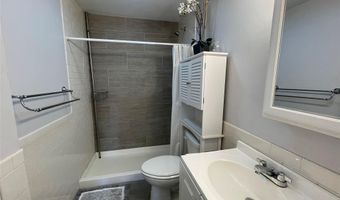 49 B Park Ave, Amityville, NY 11701