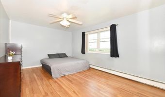 295 Merrick Rd 4A, Amityville, NY 11701
