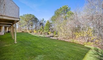 30 Harbor Hill Dr 30, Bourne, MA 02532