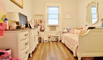 31 Avenue B, Bayonne, NJ 07002