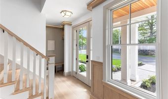 35 Coggeshall Ave, Newport, RI 02840