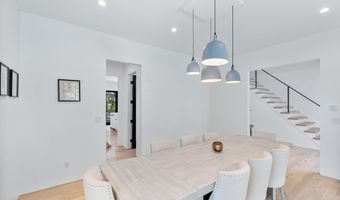 13 Sunswyck Rd, Darien, CT 06820