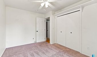 917 E Heatherwood Dr, Brandon, SD 57005