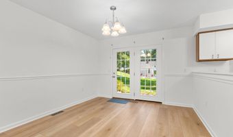 1 E Hayestown Rd 33, Danbury, CT 06811