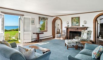 8 Taylor's Ln N, Little Compton, RI 02837
