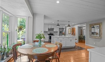 3 Cynthia Rd, Lincoln, RI 02865