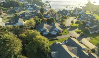 219 Schooner Bay Dr, Brookings, OR 97415