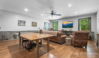 407 Signature Ridge Rd, Banner Elk, NC 28604