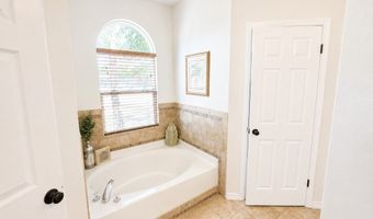 1402 S Saunders St, Aransas Pass, TX 78336
