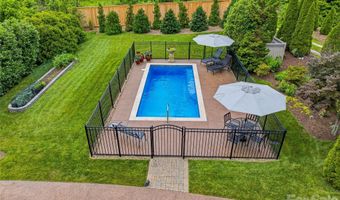 76 Edgelawn Rd, Asheville, NC 28804