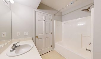2767 S Knightsbridge Cir, Ann Arbor, MI 48105