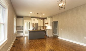 703 Johnson Ave, Ava, MO 65608