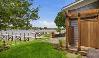 11 Opechee Dr, Barrington, RI 02806