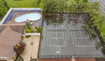 516 Wellington Pl, Aberdeen, NJ 07747