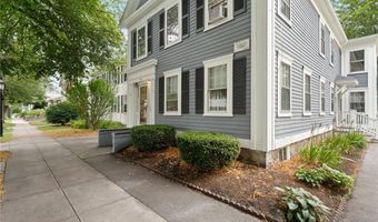 692 Hope St 1, Bristol, RI 02809