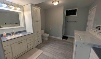 821 Country Club Dr, Akron, IA 51001