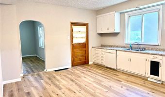 572 W Main St, Adena, OH 43901