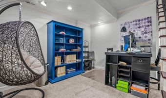 11806 E Arbor Dr, Anchorage, KY 40223