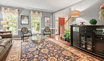 3801 WASHINGTON WOODS Dr, Alexandria, VA 22309