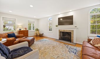 1274 Cheshire St, Cheshire, CT 06410