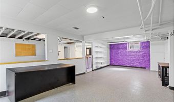 8923 Gravois Rd, Affton, MO 63123