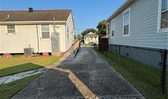 815 LEBEAU St, Arabi, LA 70032