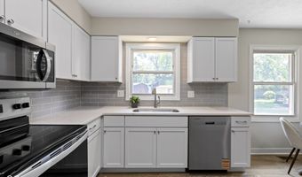 26 Sleepy Hollow Dr, Westfield, IN 46074
