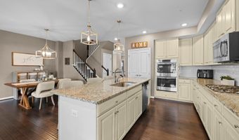 42230 PIEBALD Sq, Aldie, VA 20105