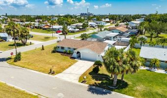 635 Jamaica Cir E, Apollo Beach, FL 33572