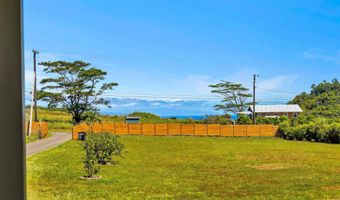 691 Auwaha St A, Haiku, HI 96708