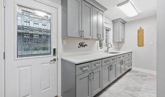 1132 S Fernandez Ave, Arlington Heights, IL 60005