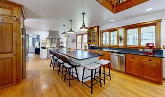 75 Court St, Belfast, ME 04915
