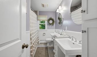 3 S Meadow Dr, Danbury, CT 06811