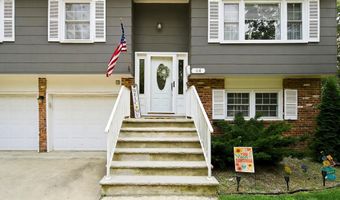 64 Woodland Rd, Bayville, NJ 08721