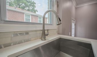 3617 FOUR MILE RUN Dr, Arlington, VA 22206
