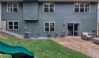 312 Brookshire Ct, Altoona, WI 54720