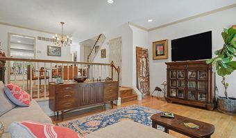 130 WOODEN CARRIAGE Dr, Hockessin, DE 19707