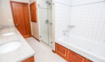 104 S Main St, Aberdeen, SD 57401