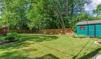 820 Barton Dr, Ann Arbor, MI 48105