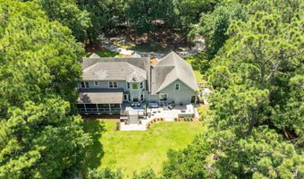 70 Dolphin Point Dr, Beaufort, SC 29907