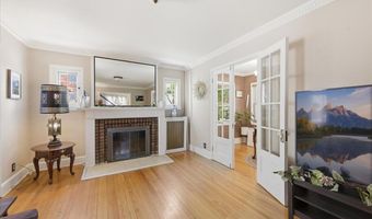 11 Freeman Rd, Albany, NY 12208
