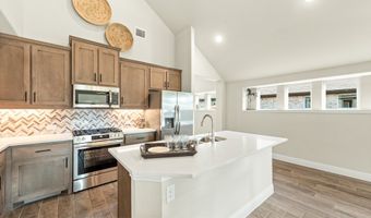 215 Seminole Trl, Alvarado, TX 76009
