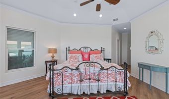 317 Bayview Dr, Aransas Pass, TX 78336